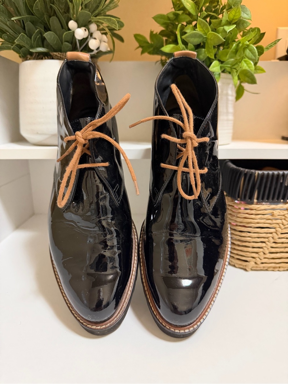 Paul Green black patent leather booties , Tan Trim UK 5, USA 7 Women’s